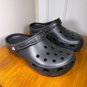 CROCS - Black (NWOT) W8/M6